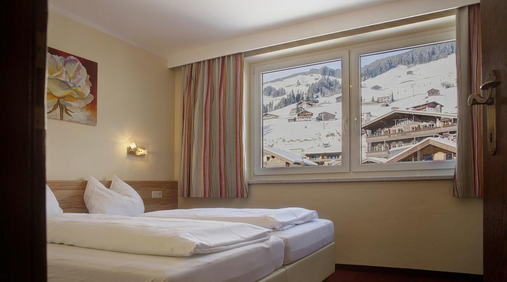 Aparthotel Dorfplatzl Garni Тукс Екстериор снимка