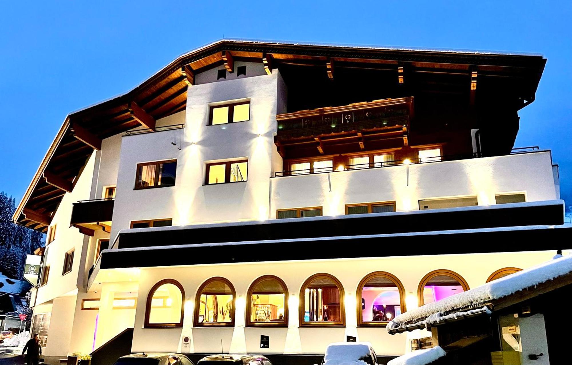 Aparthotel Dorfplatzl Garni Тукс Екстериор снимка