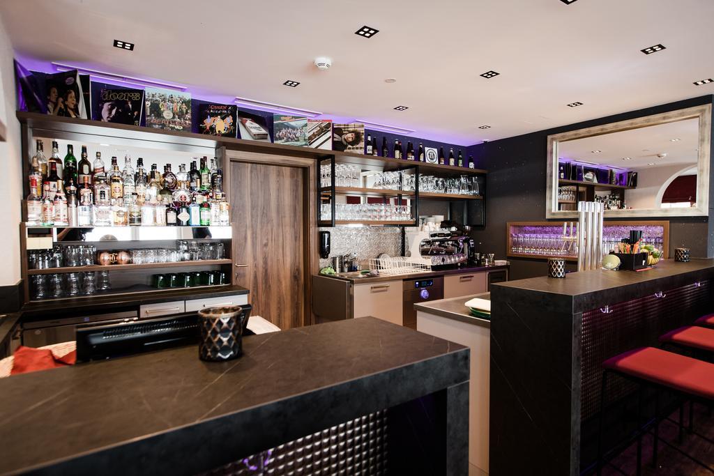 Aparthotel Dorfplatzl Garni Тукс Екстериор снимка