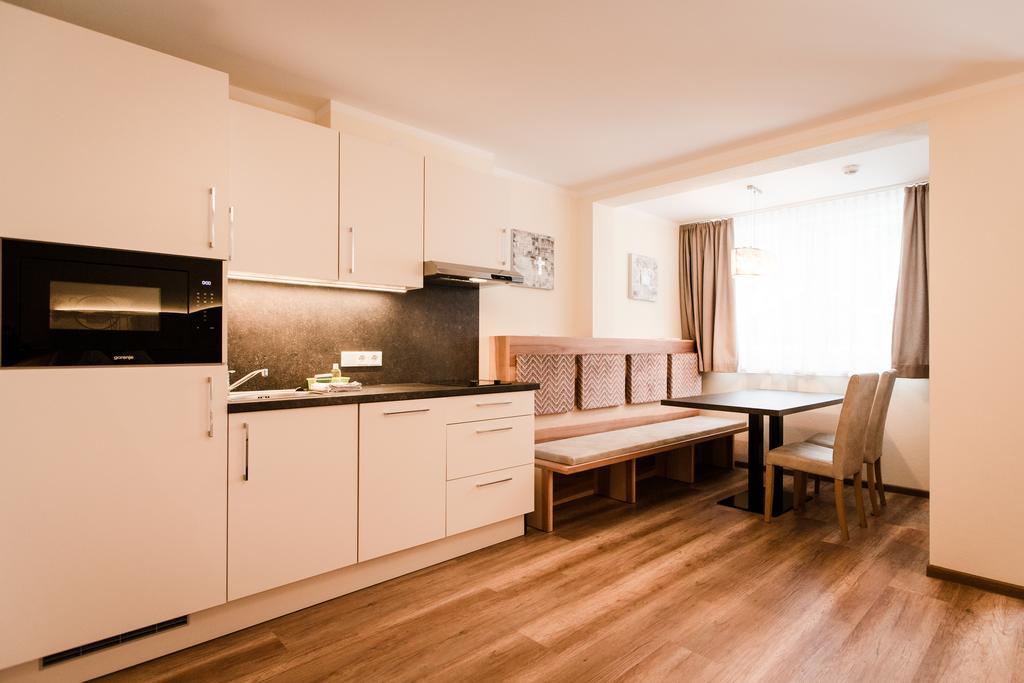 Aparthotel Dorfplatzl Garni Тукс Екстериор снимка