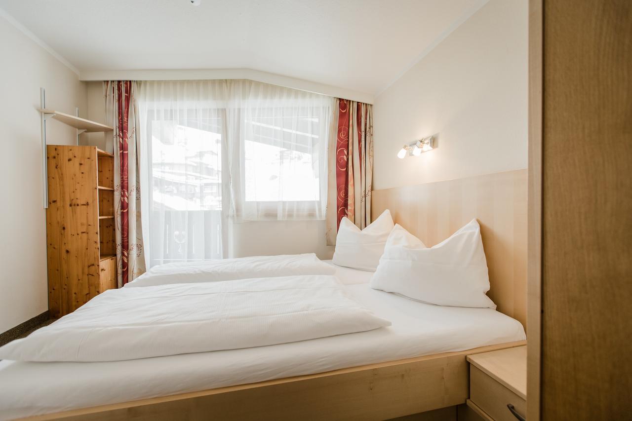 Aparthotel Dorfplatzl Garni Тукс Екстериор снимка