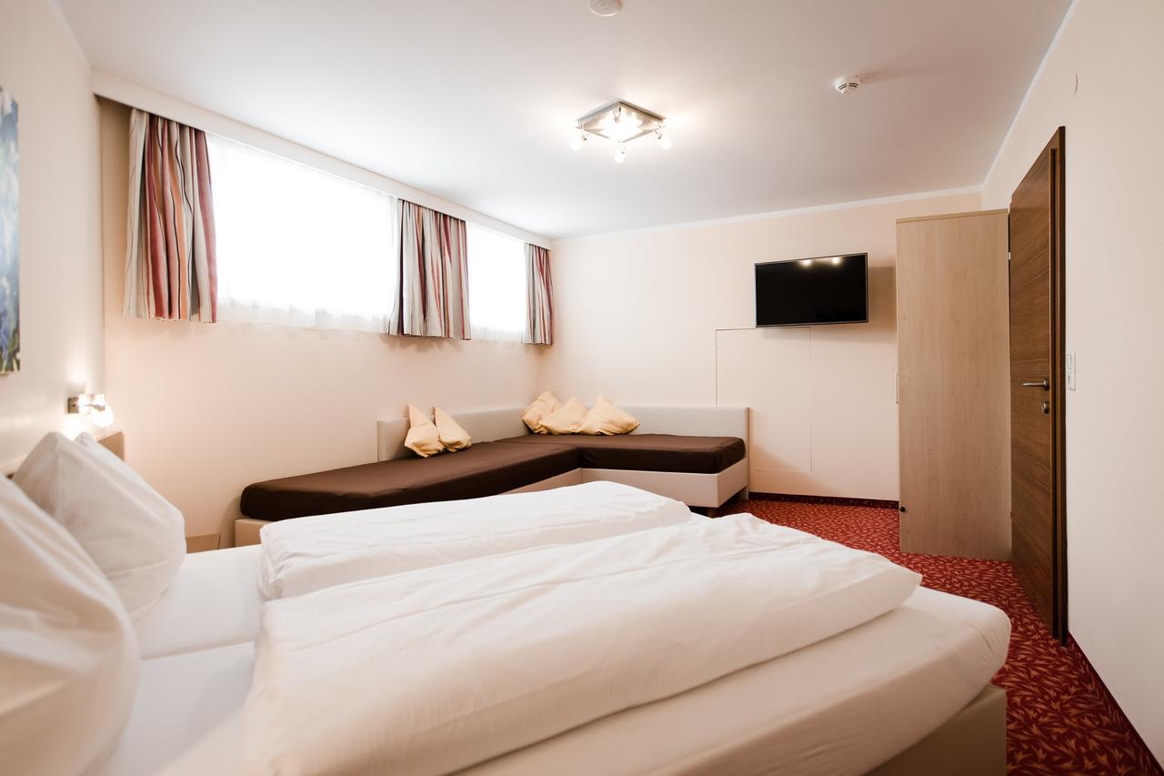 Aparthotel Dorfplatzl Garni Тукс Екстериор снимка